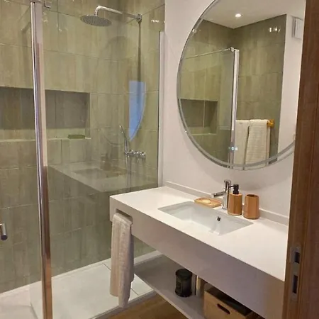 At A Sea View Top-floor Apt, 500 M From The Beach! Appartement *