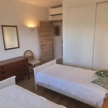 Appartement At A Sea View Top-floor Apt, 500 M From The Beach! *
