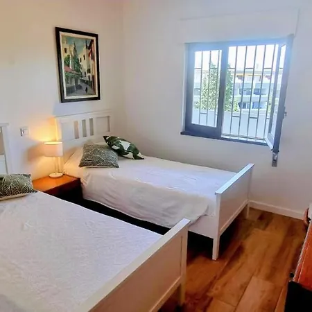 At A Sea View Top-floor Apt, 500 M From The Beach! Appartement