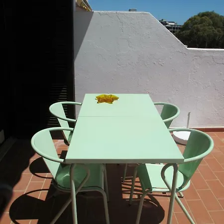Appartement At A Sea View Top-floor Apt, 500 M From The Beach!