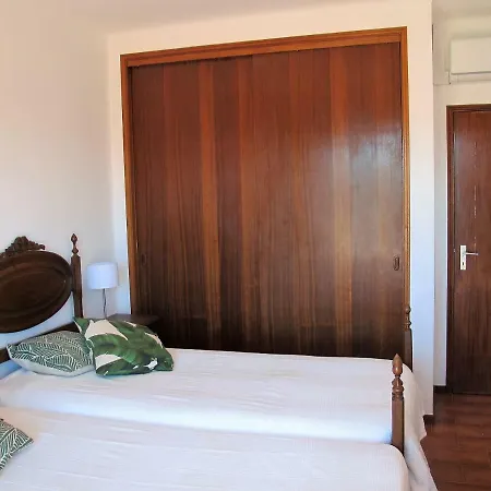 At A Sea View Top-floor Apt, 500 M From The Beach!